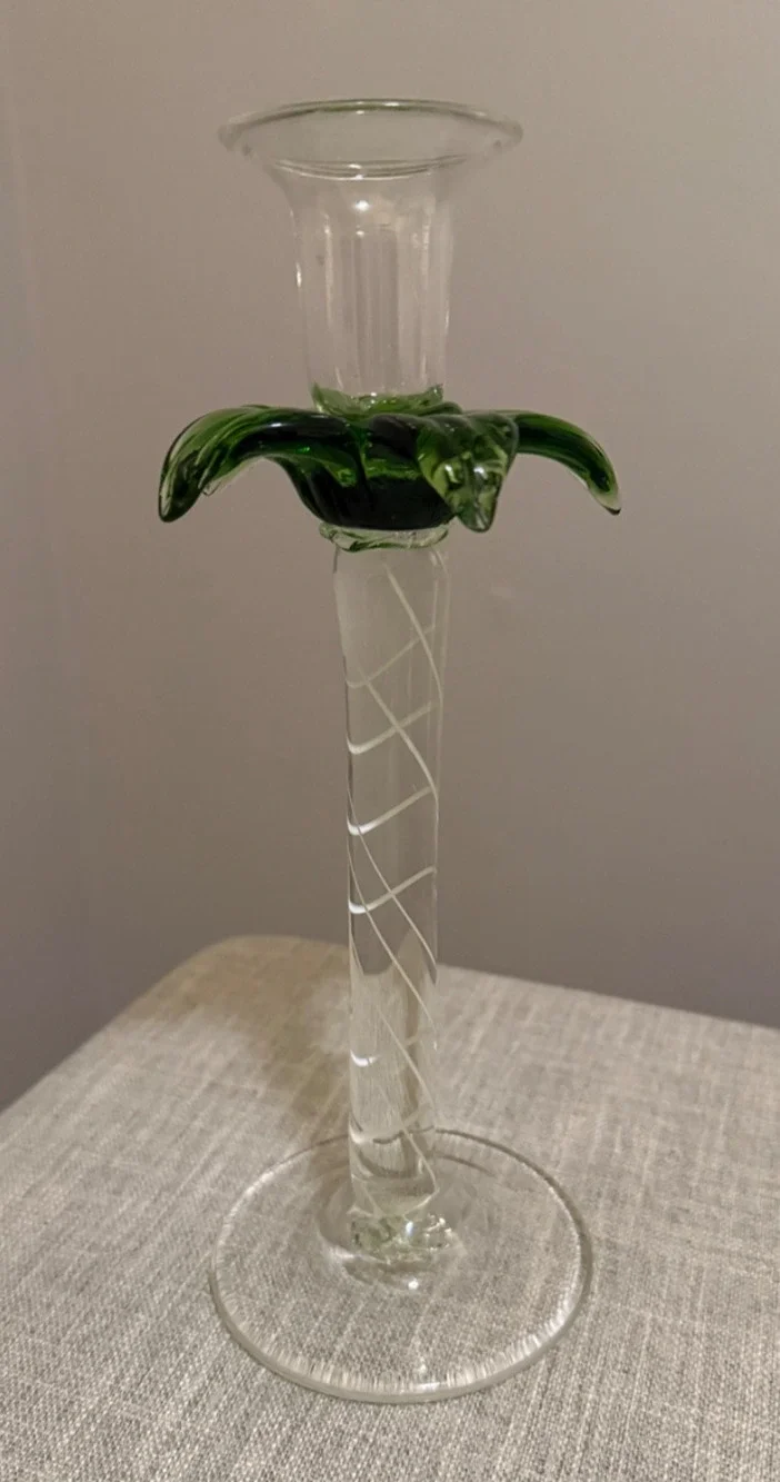 🌿 Vintage Art Glass Candlestick Green Leaf Collar Twisted Stem 10